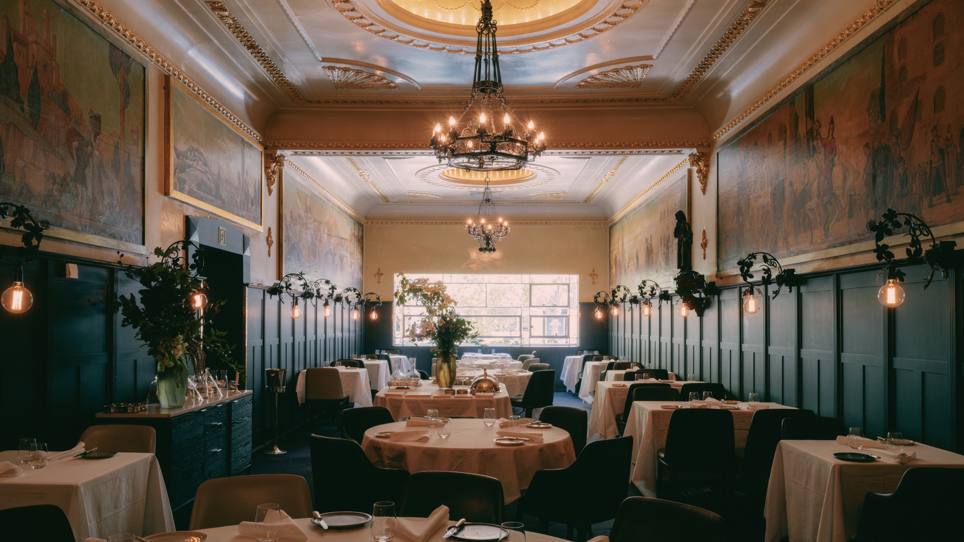 Florentino Dining Room
